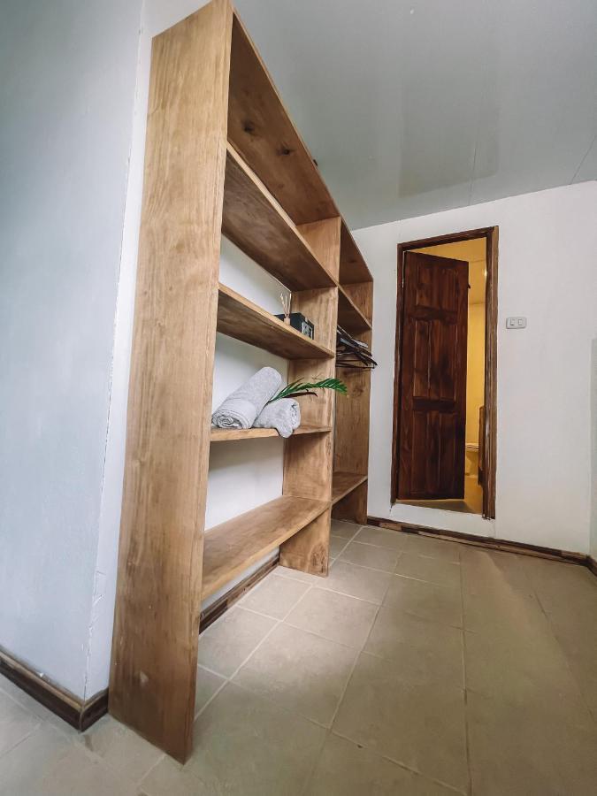 Hostel El Gato Rojas Surf *
