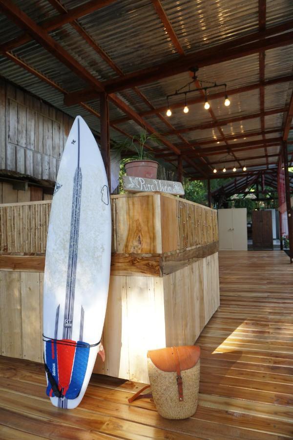 El Gato Rojas Surf Hostel *